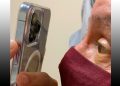 Bác sĩ nhãn khoa sử dụng chế độ Macro trên iPhone 13 Pro để kiểm tra mắt của bệnh nhân